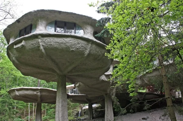The Mushroom House in Perinton, New York