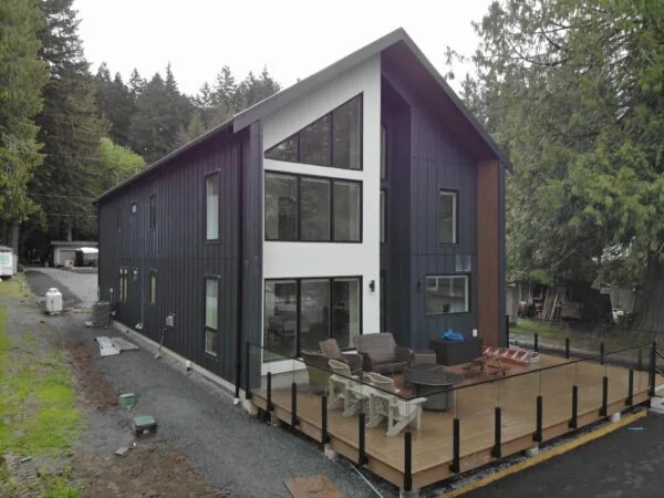 Update On This Luxurious Lakeside Home