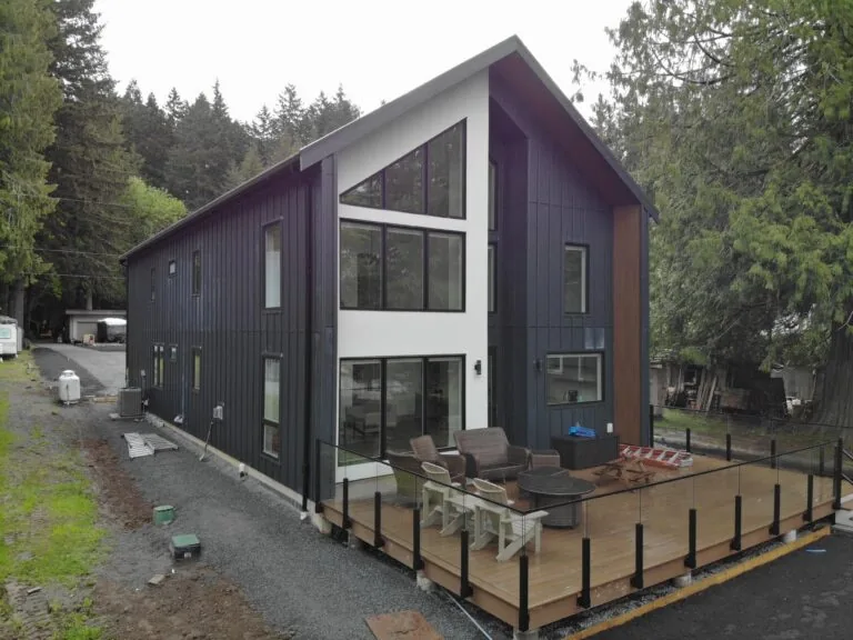 Update On This Luxurious Lakeside Home