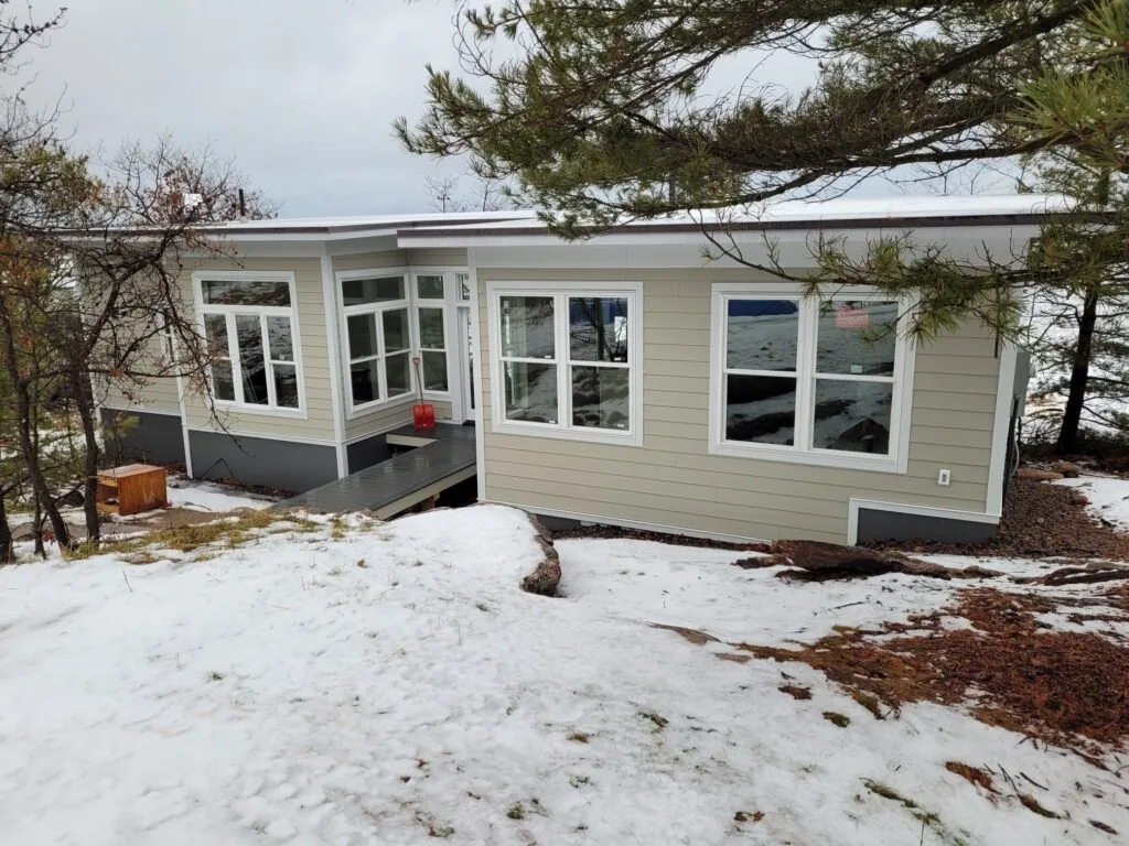 Front view of the Muskoka, Ontario Cabin