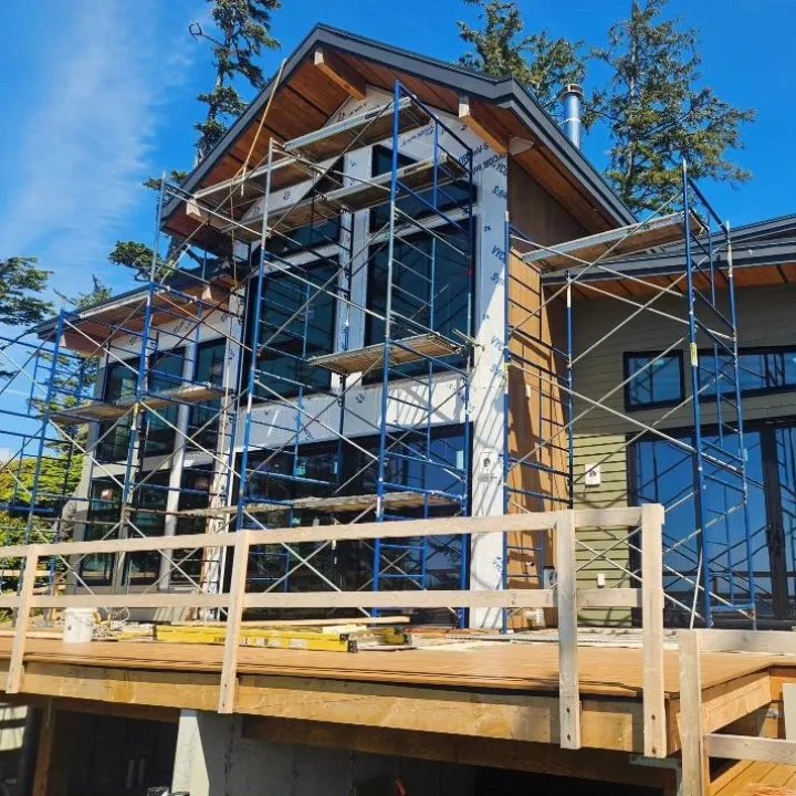 Panoramic windows facing the picturesque ocean view
